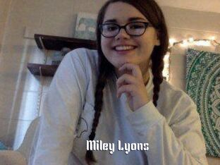 Miley_Lyons